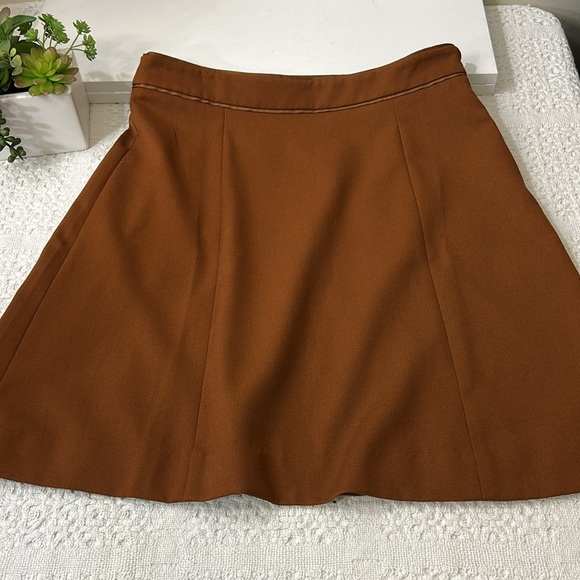 Forever 21‎ Classic camel color mini skirt with lining size large - Picture 4 of 9